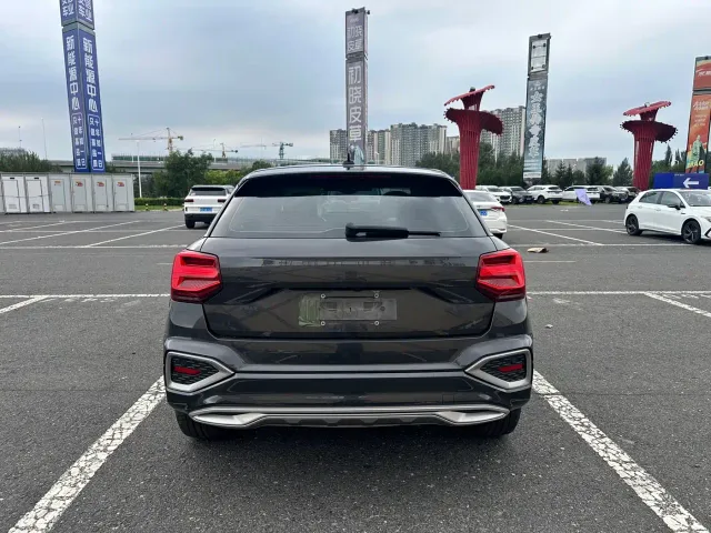 Audi Q2L — Фото автомобиля 7