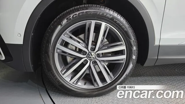 Volkswagen Tiguan — Фото автомобиля 4