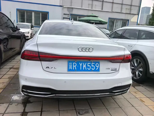 Audi A7L — Фото автомобиля 6