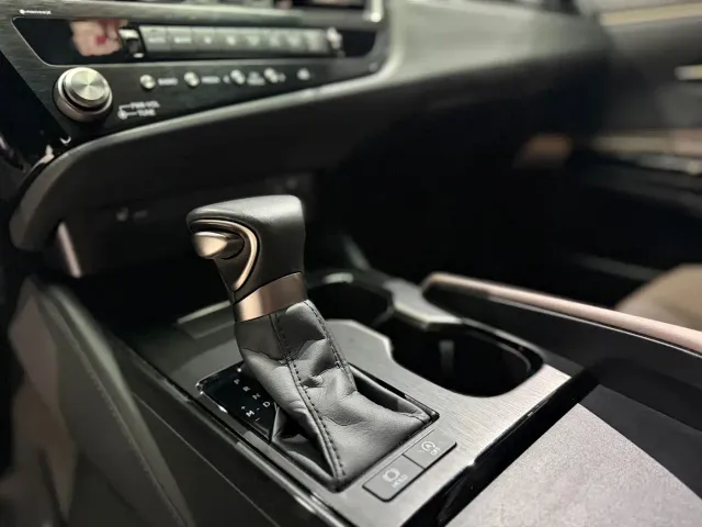 Lexus ES — Фото автомобиля 6