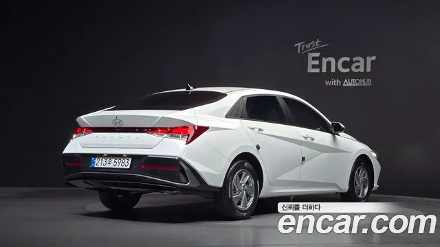 Hyundai Avante — Фото автомобиля 2