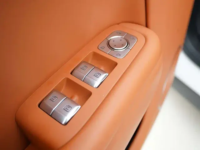 Li Auto L7 — Фото автомобиля 9