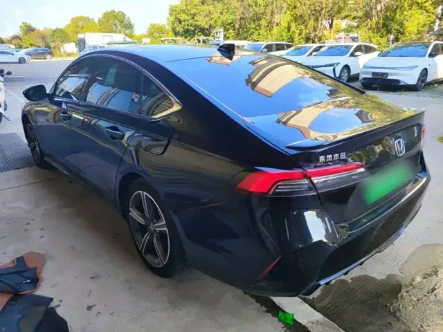 Honda Inspire Hybrid — Фото автомобиля 22