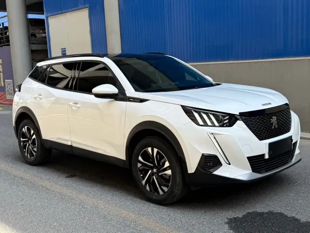 Peugeot 2008 — Фото автомобиля 3