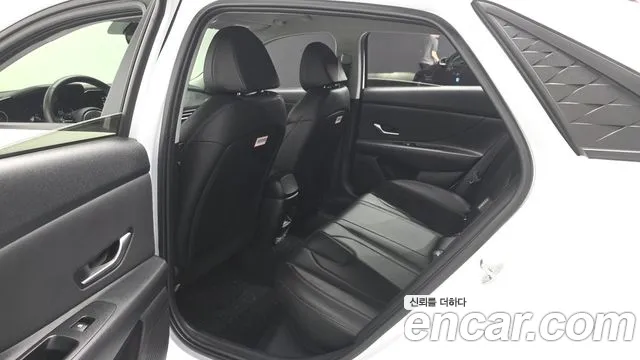 Hyundai AVANTE Новый Avante (CN7) — Фото автомобиля 3