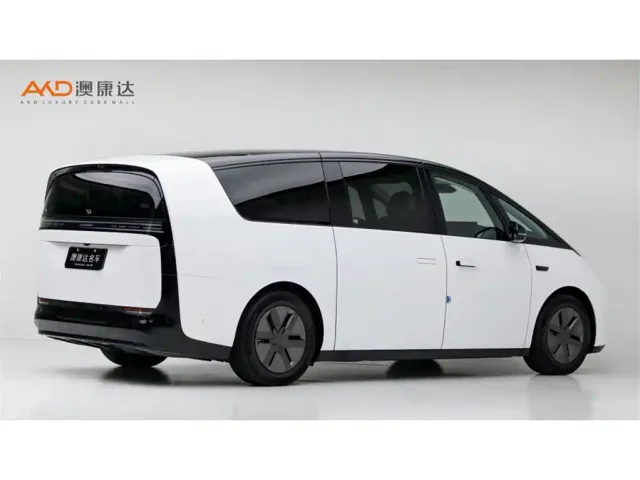 Li Auto MEGA — Фото автомобиля 3
