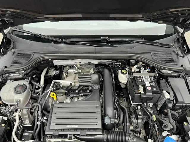 Volkswagen Golf — Фото автомобиля 18