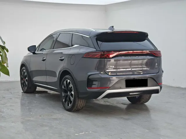 BYD Tang — Фото автомобиля 7