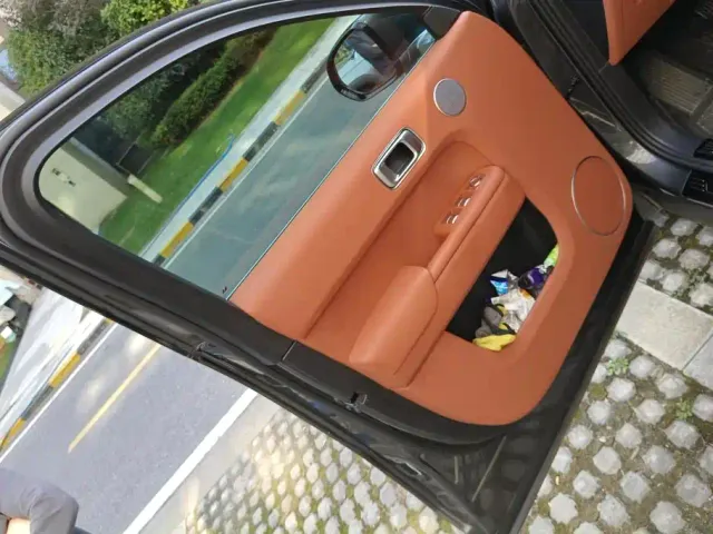 Li Auto L8 — Фото автомобиля 7