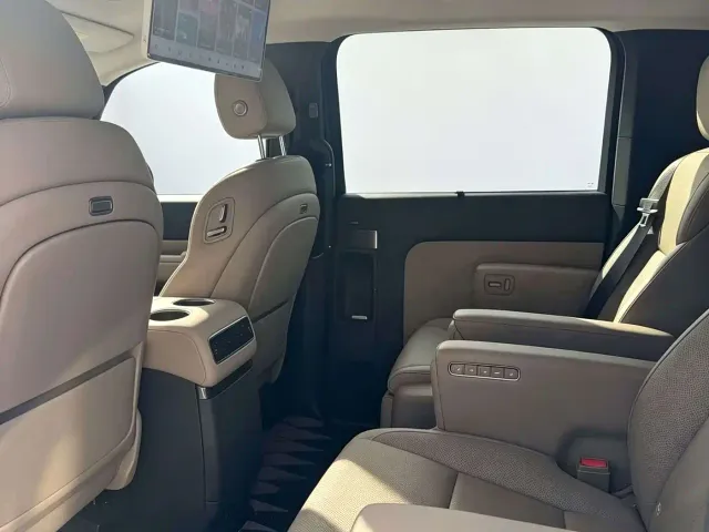 Li Auto MEGA — Фото автомобиля 6