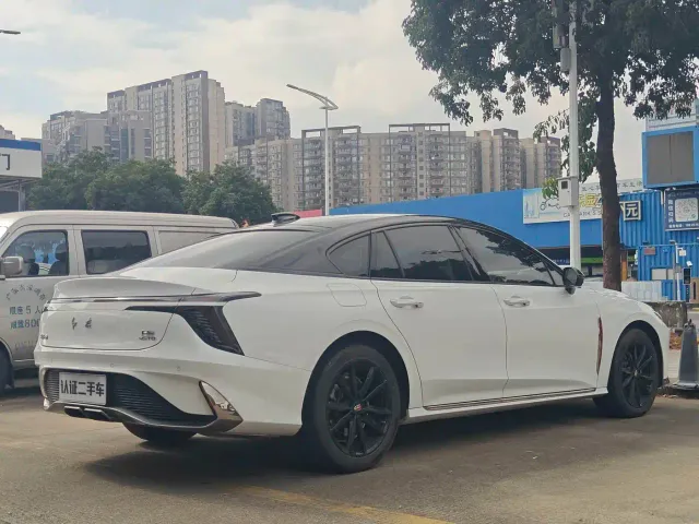 Hongqi H6 — Фото автомобиля 14