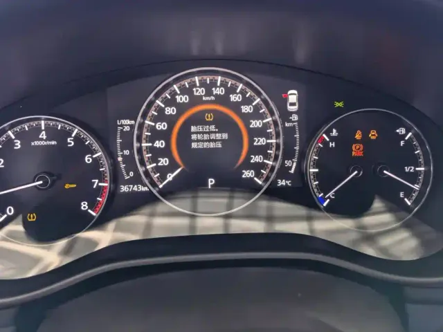 Mazda Axela — Фото автомобиля 14