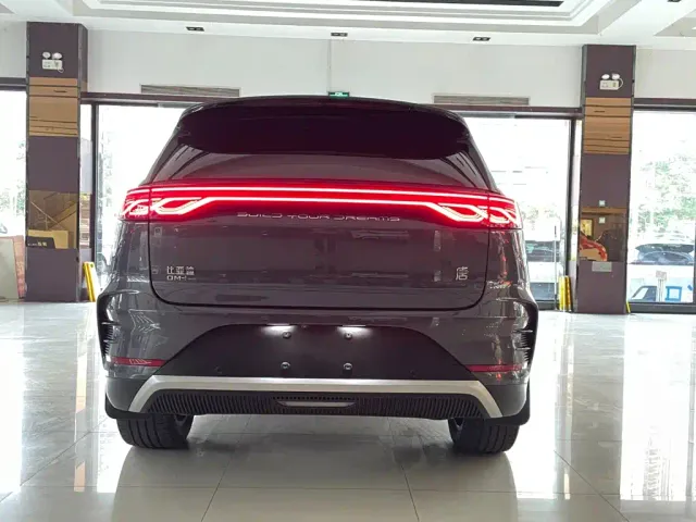 BYD Tang — Фото автомобиля 6