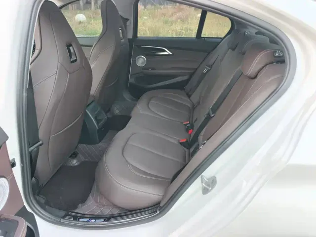 BMW 1 Series — Фото автомобиля 12