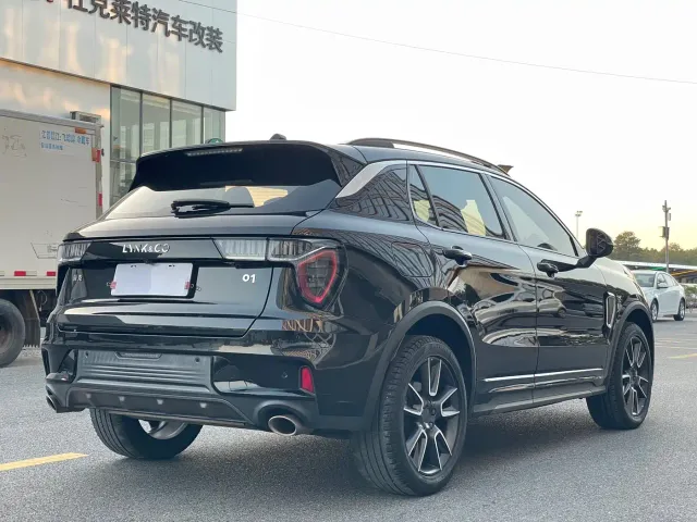 Lynk & Co 01 — Фото автомобиля 20