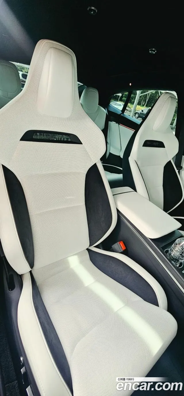 Tesla Model S — Фото автомобиля 20