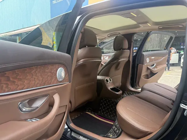 Mercedes-Benz E-Class — Фото автомобиля 10