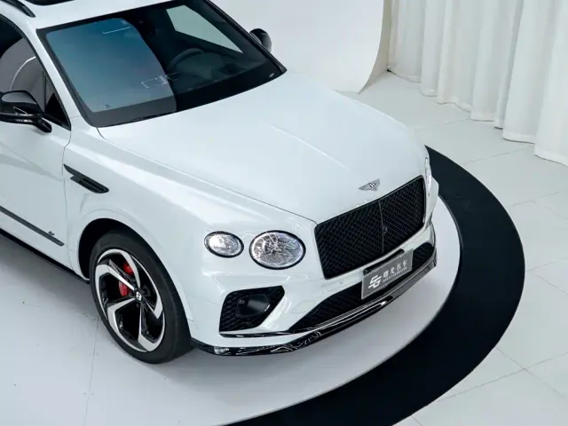 Bentley Bentayga — Фото автомобиля 22