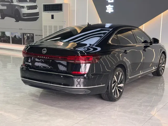 Volkswagen Passat — Фото автомобиля 9