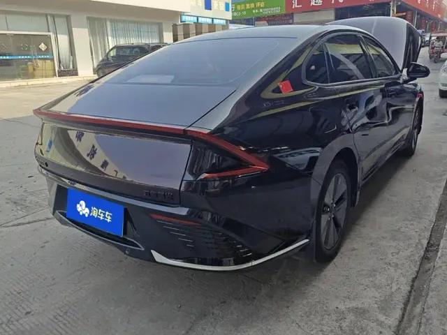 Wuling Starlight — Фото автомобиля 3