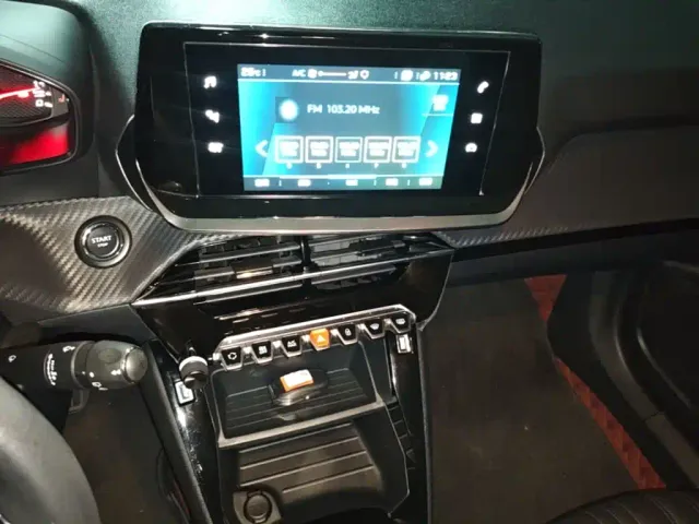 Peugeot 2008 — Фото автомобиля 12
