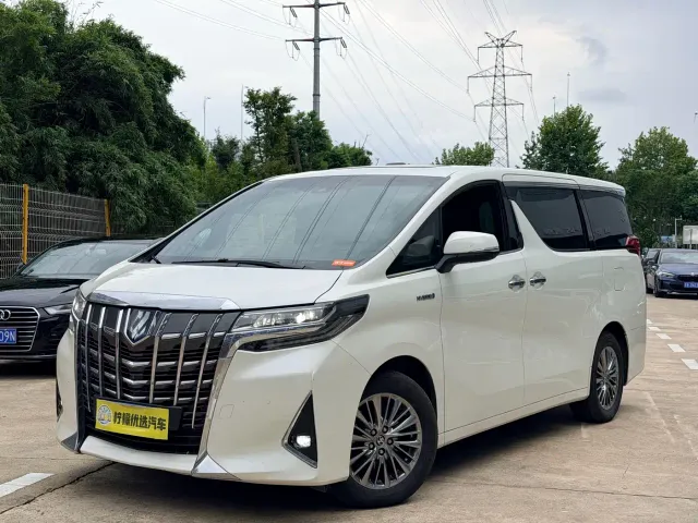 Toyota Alphard — Фото автомобиля 3