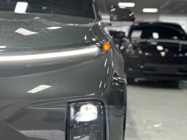 Li Auto L9 — Фото автомобиля 12