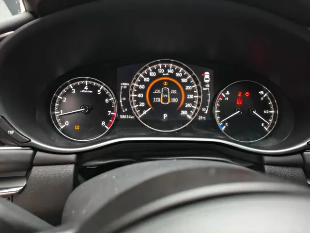 Mazda Axela — Фото автомобиля 10