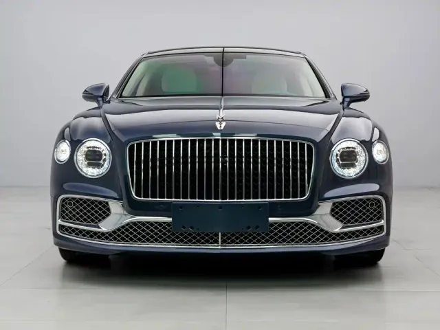 Фотография автомобиля — Bentley Flying Spur