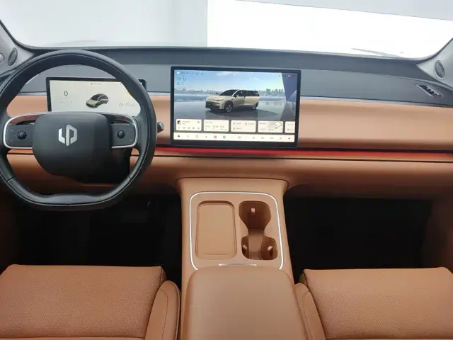 Leapmotor C10 — Фото автомобиля 12