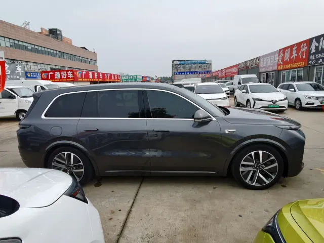 Li Auto L9 — Фото автомобиля 5