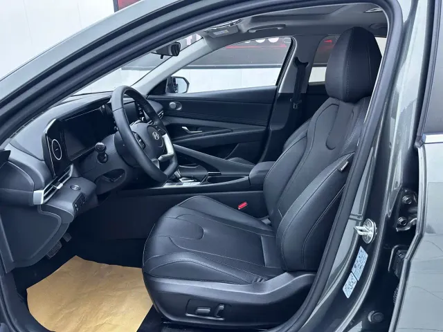 Hyundai Elantra — Фото автомобиля 4