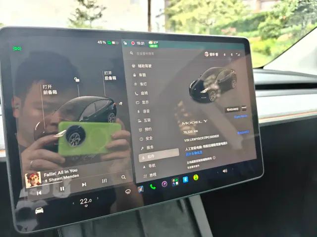Tesla Model Y — Фото автомобиля 12