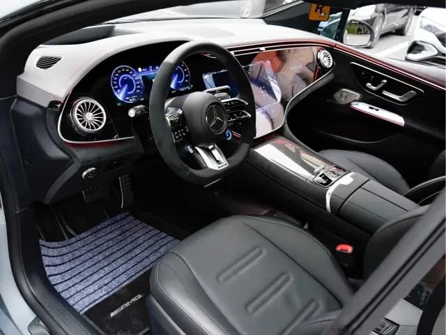Mercedes-Benz EQE AMG — Фото автомобиля 10