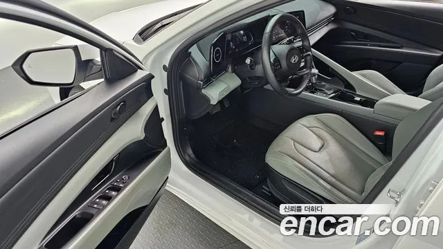 Hyundai AVANTE Новый Avante (CN7) — Фото автомобиля 10