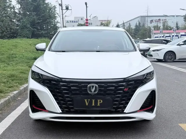Changan Eado — Фото автомобиля 2