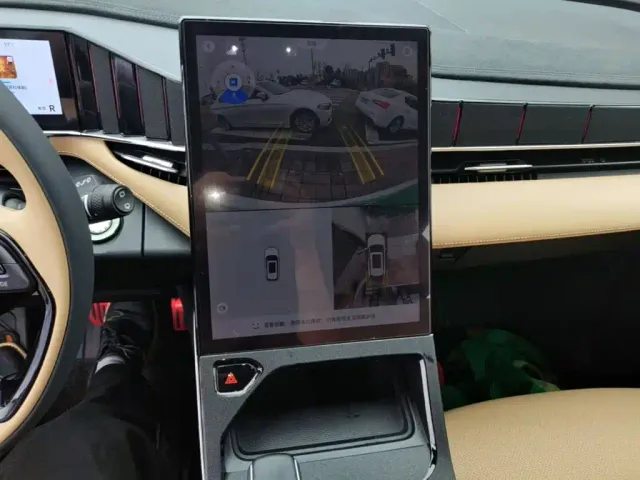 Geely Boyue L — Фото автомобиля 12