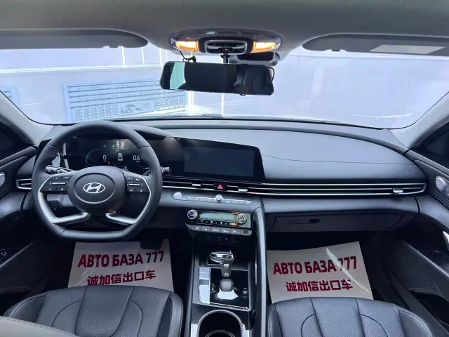 Hyundai Elantra — Фото автомобиля 18