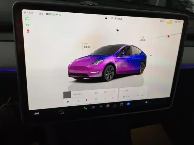Tesla Model Y — Фото автомобиля 13