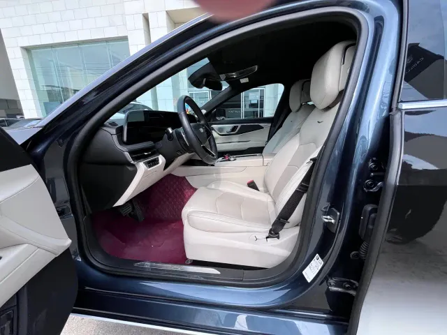 Cadillac CT6 — Фото автомобиля 10