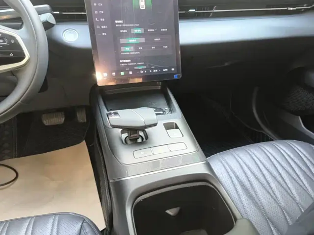 Changan Qiyuan A05 — Фото автомобиля 13