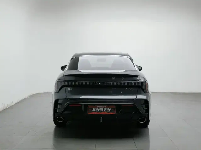 Lynk & Co 03 — Фото автомобиля 4