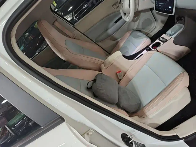 Leapmotor T03 — Фото автомобиля 24