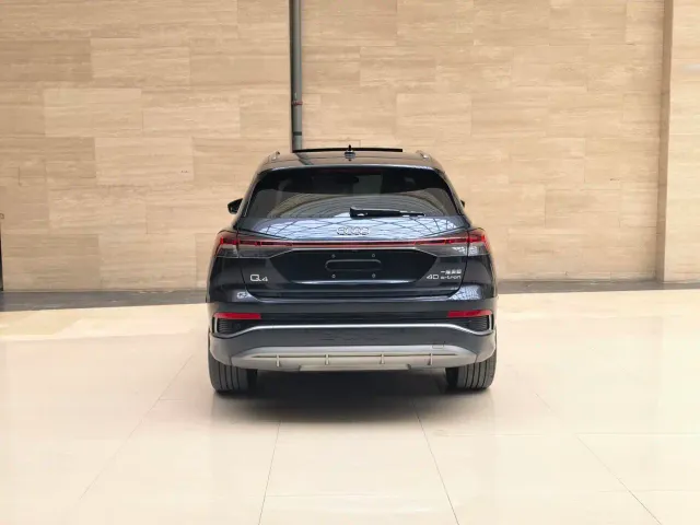 Audi Q4 e-tron — Фото автомобиля 4