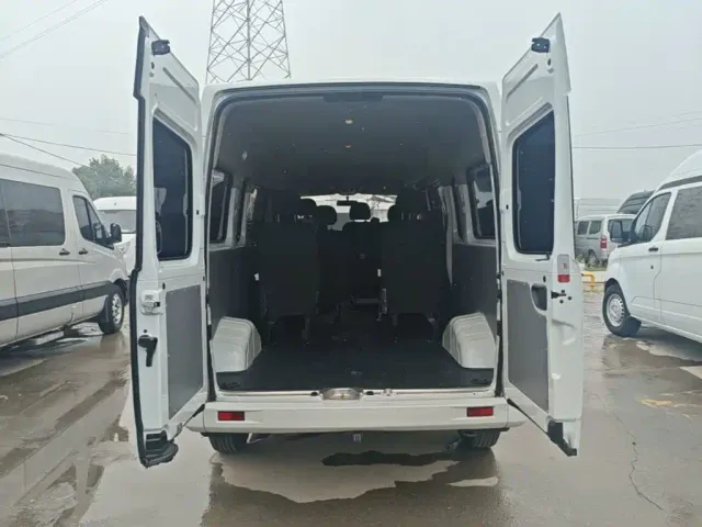 Maxus Xintu V80 — Фото автомобиля 18
