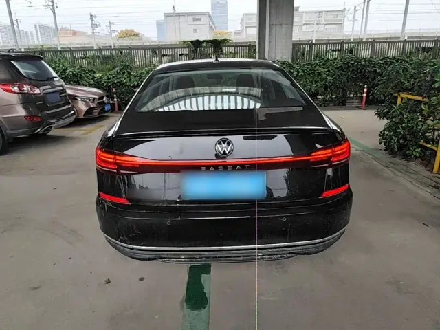 Volkswagen Passat — Фото автомобиля 5