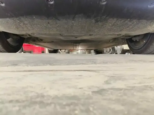 Tesla Model Y — Фото автомобиля 10