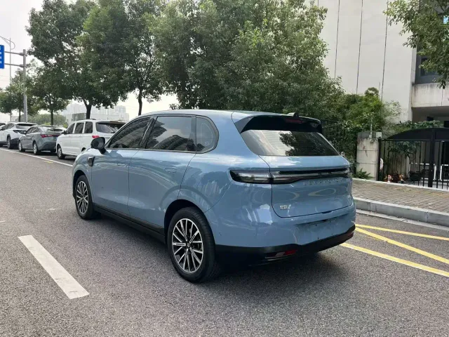 Leapmotor B10 — Фото автомобиля 5
