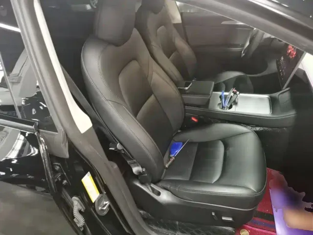 Tesla Model Y — Фото автомобиля 24