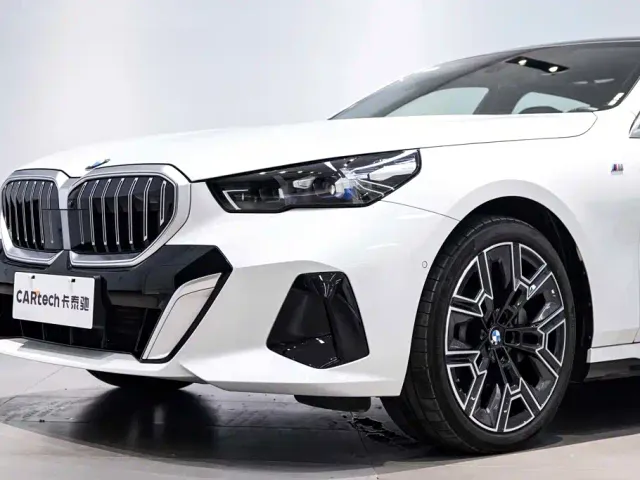 BMW 5 Series — Фото автомобиля 3